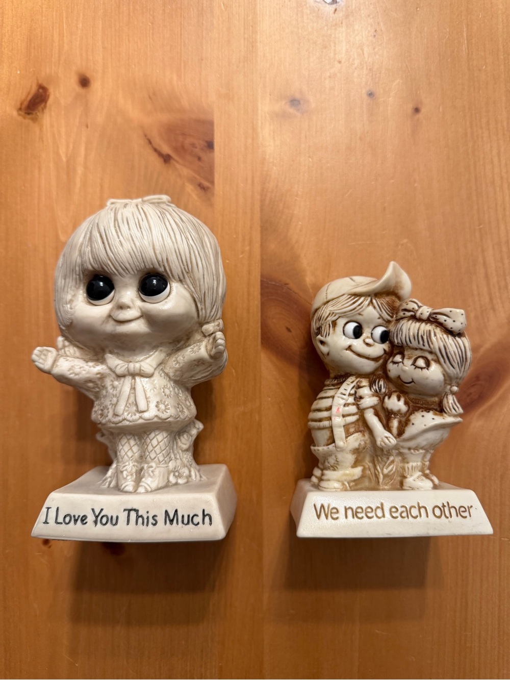 Vintage 1970 R&W Berries Co. Figurines - Set of 2